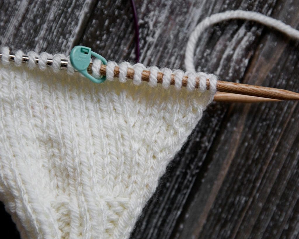 Easy Mittens Knitting Pattern