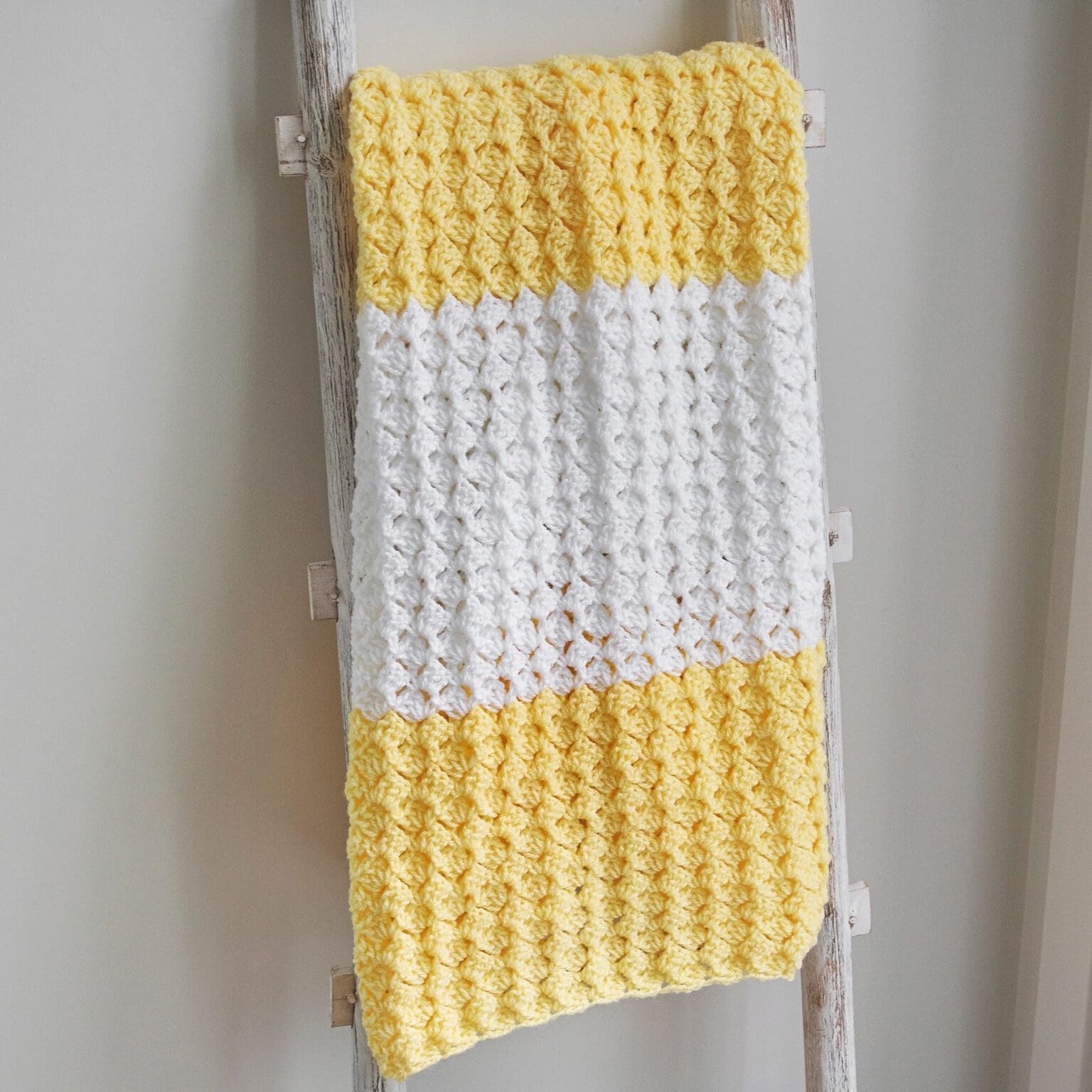 Easy Beginner Crochet Baby Blanket - Leelee Knits