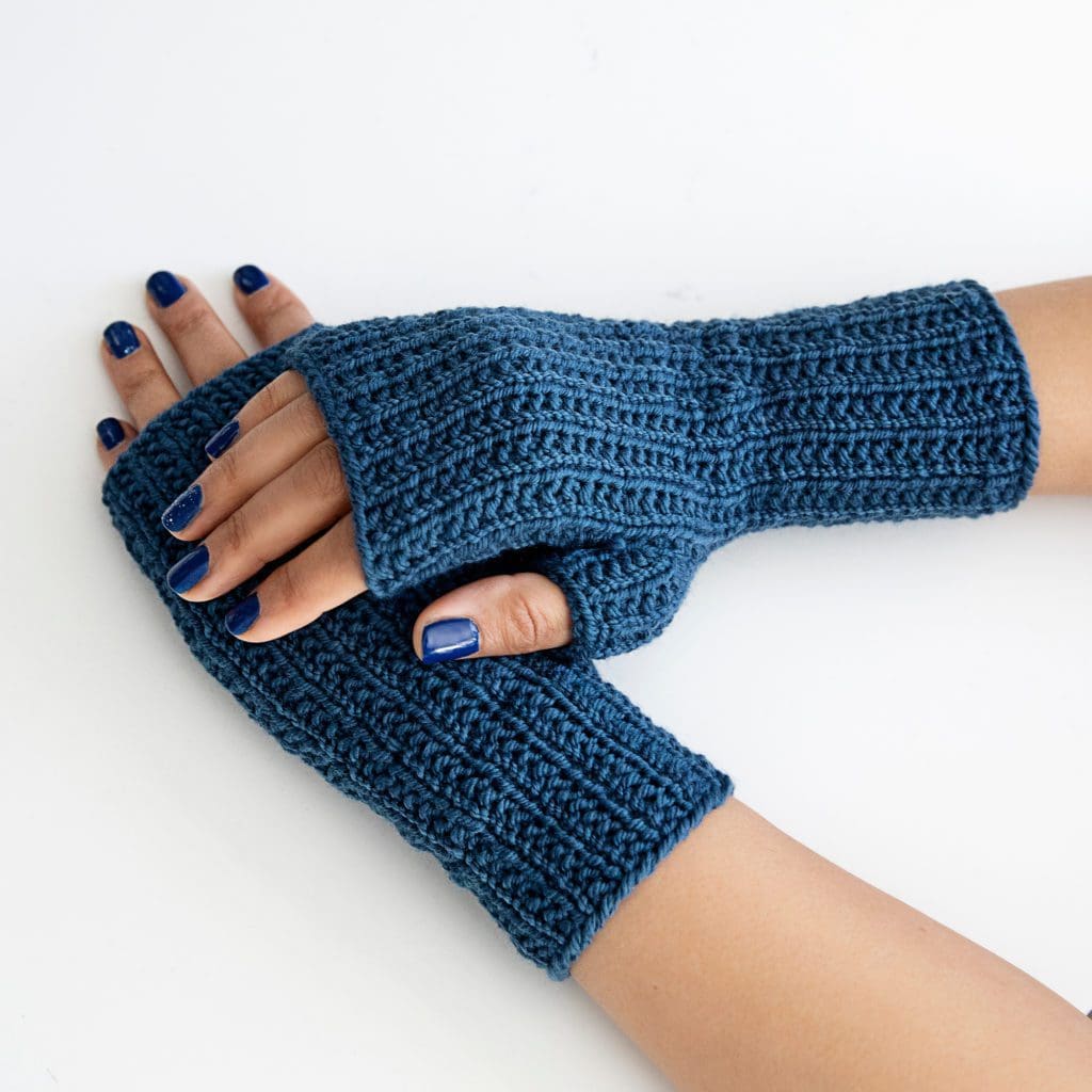 Stretch Knit Fingerless Gloves - Free Pattern - Leelee Knits