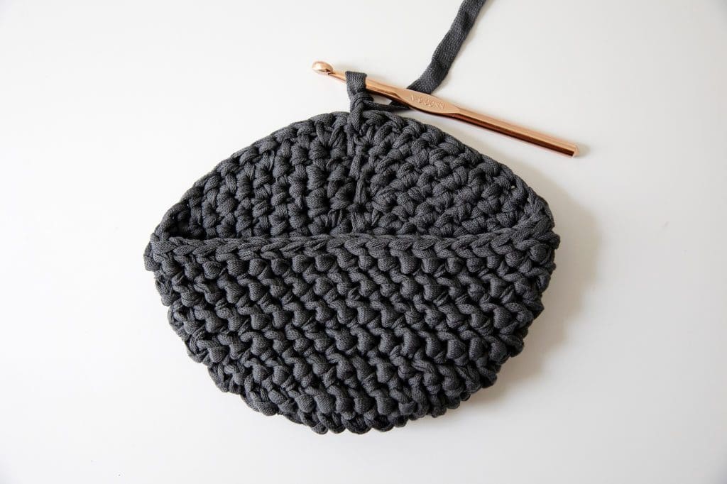 crochet hanging baskets in progress 2